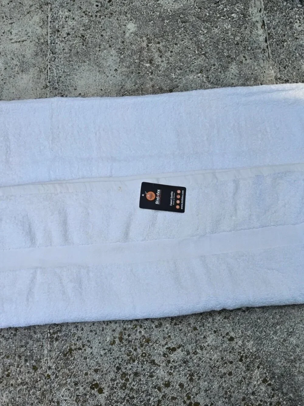 Bath Towel White Cotton Long Towel Luxury Towel 28 x 56 inches NWT